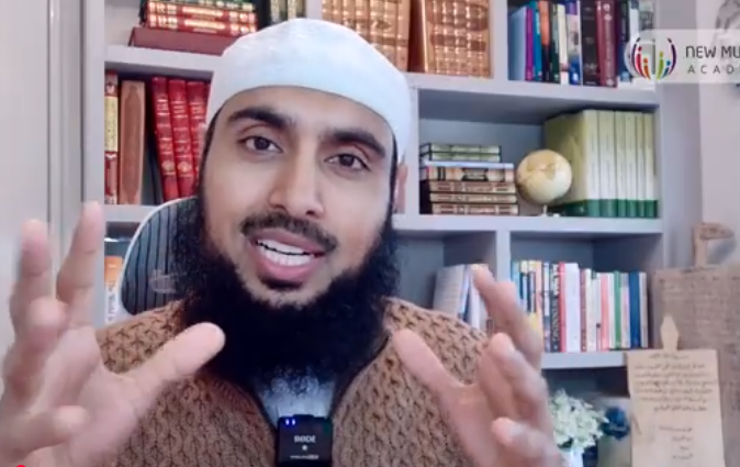 من أسماء الله: الحَكَم (الحاكم والقاضي)، وخيرُ الحاكمين (باللغة الفلبيني)