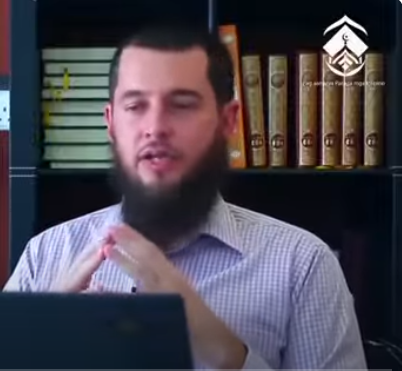 الركن الرابع من أركان الإسلام: الصيام في رمضان. (باللغة الفلبيني)