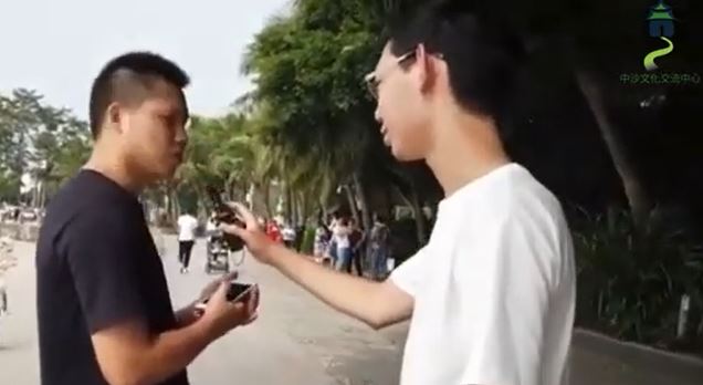 ليس لديه مشاعر إيجابية تجاه الإسلام، لكن السبب هو... (باللغة الصينية)