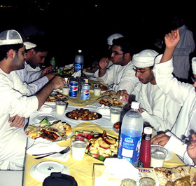 طرق مشاركة الفرح في عيد الفطر مع المسلمين الجدد (باللغة التايلاندي)