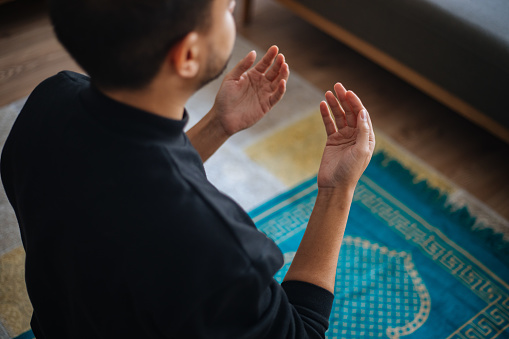 لماذا تنهار المجتمعات رغم التقدم المادي؟