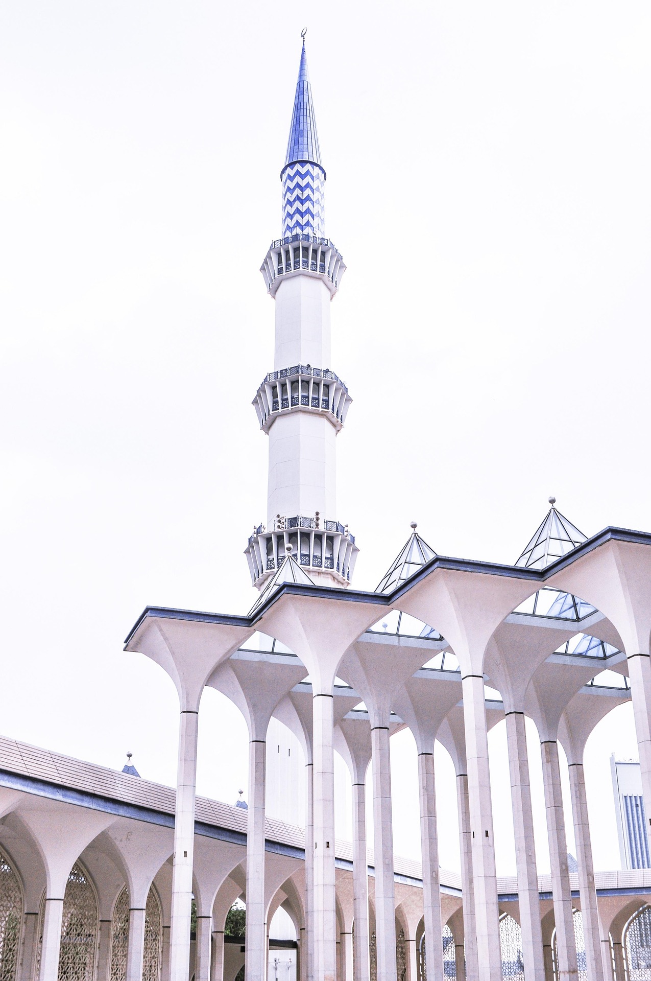 القدرة على التغيير من علم الإسلام إلى واقع العصر (بالتايلاندي)